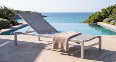 Luxusní bílé zahradní lehátko Meridien s kolečky