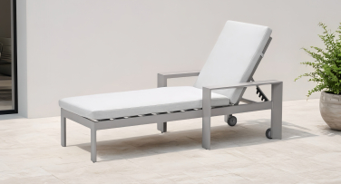 Hliníkové zahradní lehátko Sonoma Lounger Taupe