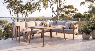 Venkovní sedací souprava Hillston5 WoodLook s vysokým stolem